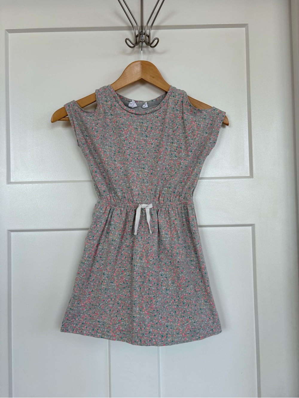 Gap Girls' Gray Confetti Print Dress with Cutout Shoulders and Drawstring S: 6/7